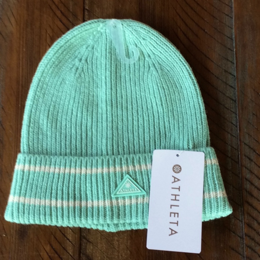 Women’s Athleta Beanie Winter Hat New